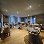 Logis Hotel-restaurant Le Grand Cerf 3* Ernée