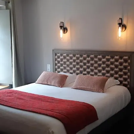 호텔 Logis Hotel-restaurant Le Grand Cerf Ernée