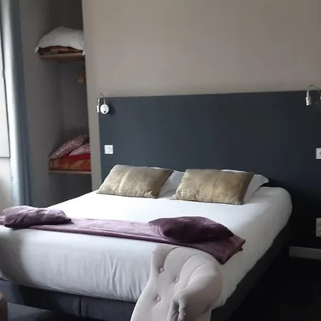 호텔 Logis Hotel-restaurant Le Grand Cerf Ernée