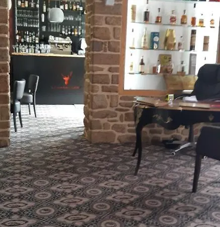 Logis Hotel-restaurant Le Grand Cerf 酒店 Ernée