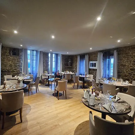 Logis Hotel-restaurant Le Grand Cerf 호텔 Ernée