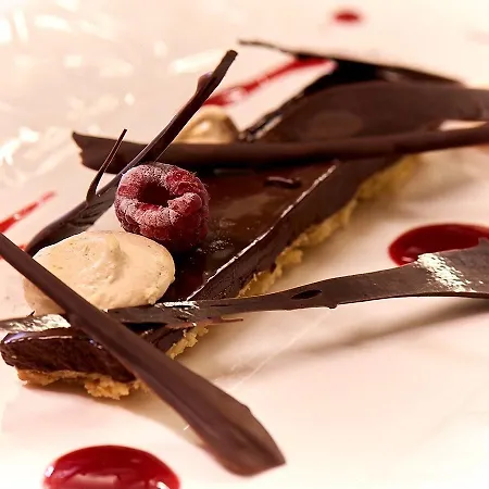 Logis Hotel-restaurant Le Grand Cerf 호텔