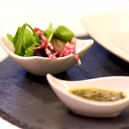 Logis Hotel-restaurant Le Grand Cerf 3* Ernée