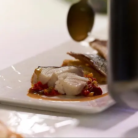 酒店 Logis Hotel-restaurant Le Grand Cerf 3*