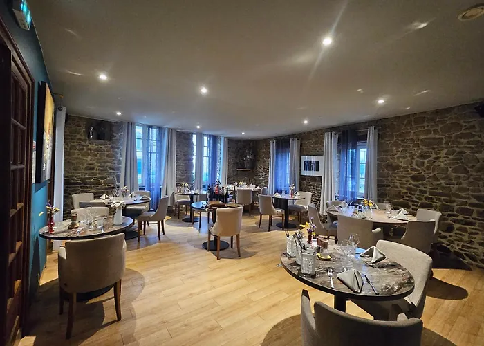 Logis Hotel-restaurant Le Grand Cerf Hotel Ernee