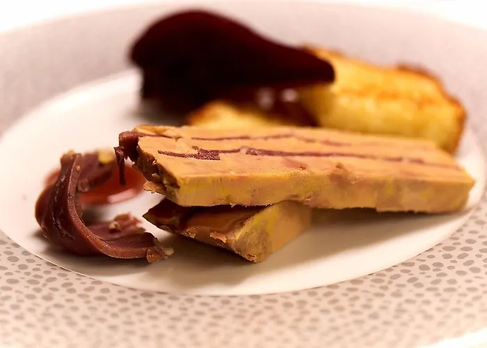 Logis Hotel-restaurant Le Grand Cerf Ernee