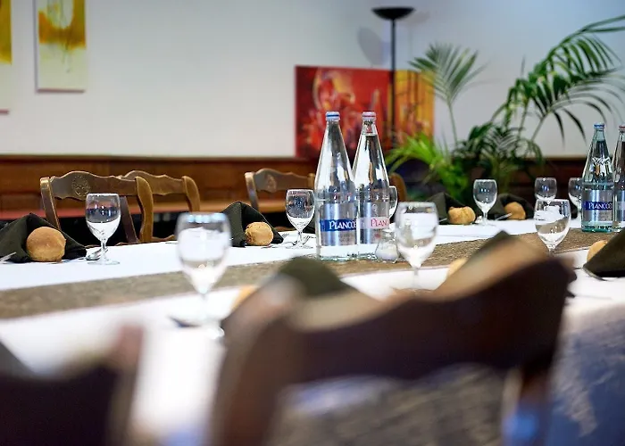 Hotel Logis Hotel-restaurant Le Grand Cerf